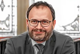 Karmán András, pénzügyminiszter