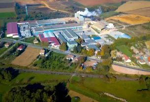 A tófeji kerámiagyár madártávlatból